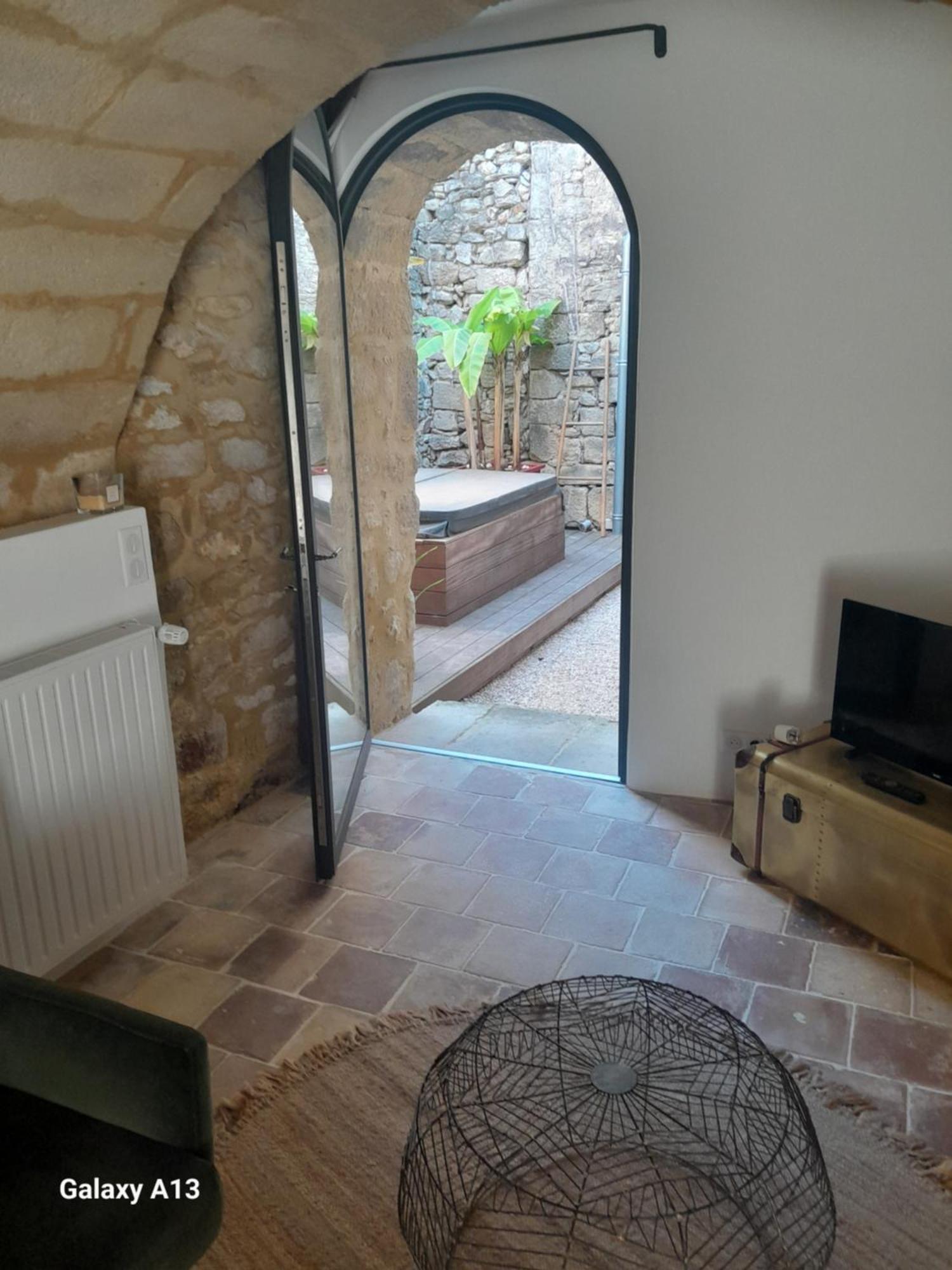 La Maison D'Aime Saint Quentin la Poterie Bagian luar foto